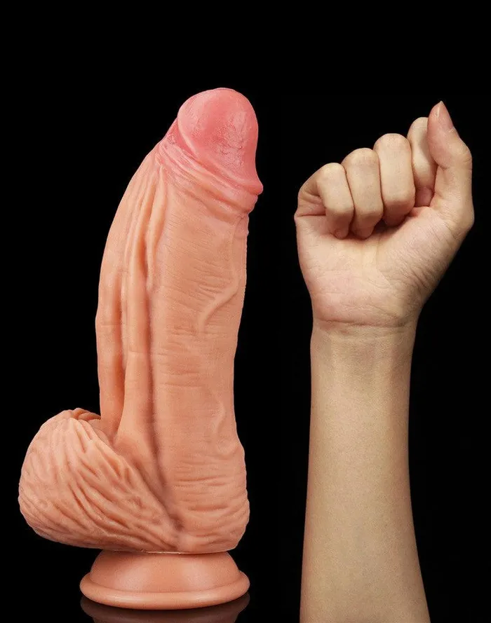 Lovetoy - Realistische XXL Dildo Met Balzak En Zuignap 24.5 cm - Lichte Huidskleur | Lovetoy Dildos